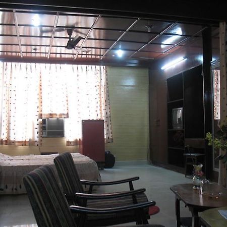 Gaurav Hotel Kanpur Exterior photo