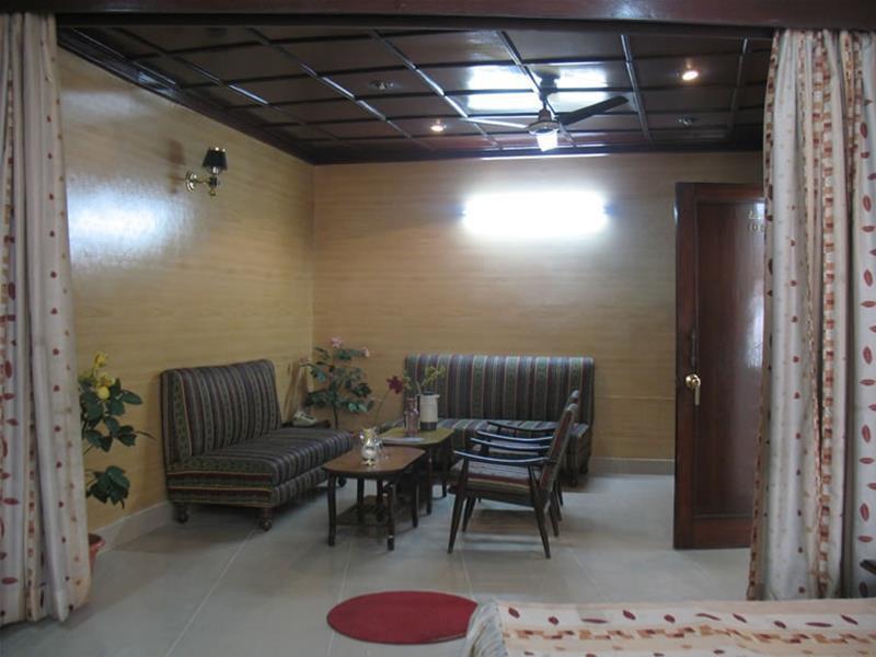 Gaurav Hotel Kanpur Exterior photo
