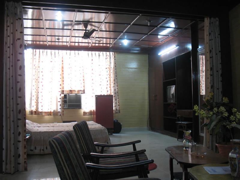 Gaurav Hotel Kanpur Exterior photo